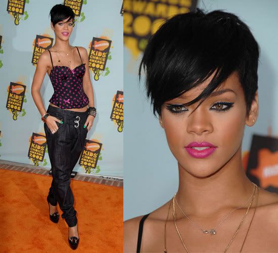 Rihanna Rocks Cool Leather Skirt For Dinner After 