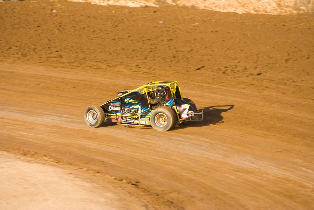 IMAGE: http://i295.photobucket.com/albums/mm129/adelanto100/21.jpg