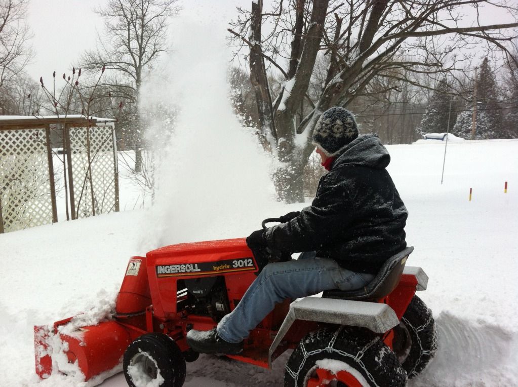 Ingersoll 3012 Snowblowing pics and Video Case Colt Ingersoll Tractors