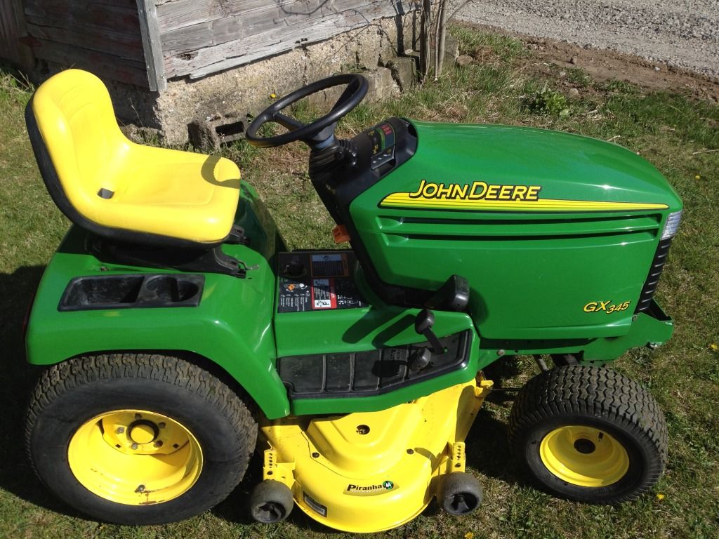 The Age Old Dabate John Deere vs Cub Cadet vs...