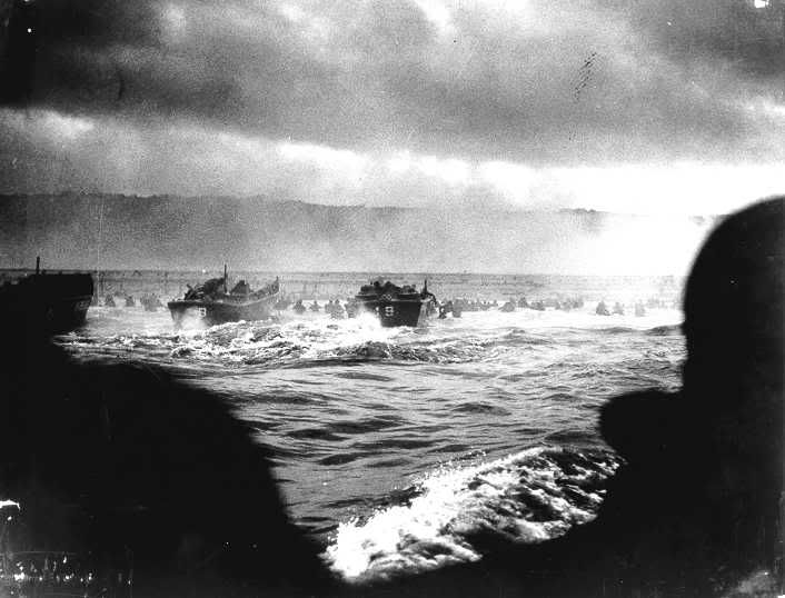 Omaha_landing_craft_1.jpg