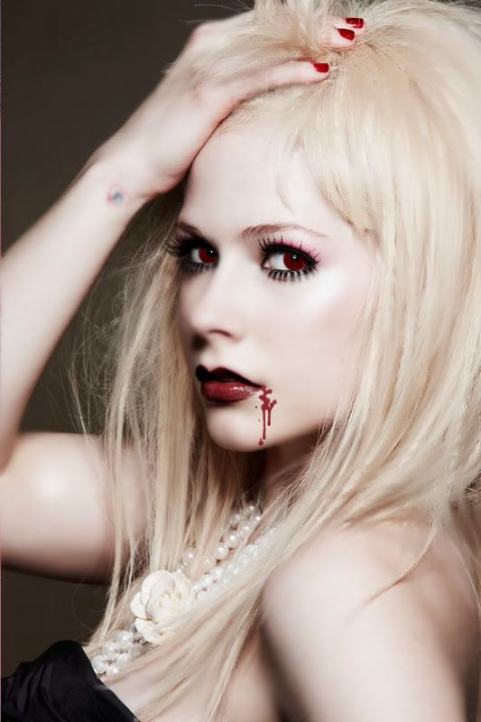 avril lavigne height. Avril Lavigne Vampire. 67%