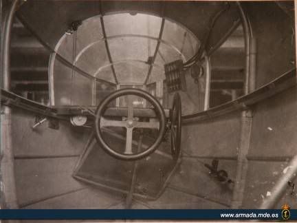 Cabina de mando de la barquilla de un dirigible