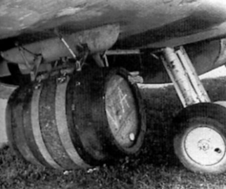 Spitfire transportando un barril de cerveza
