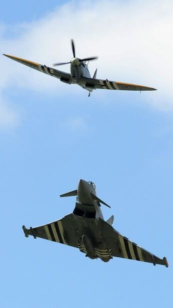 Eurofigther Typhoon y Spitfire