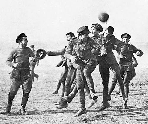 Partido de fútbol entre soldados británicos