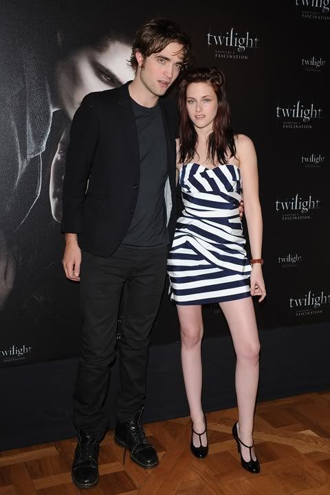 Robert Pattinson And Kristen Stewart Dating For Real