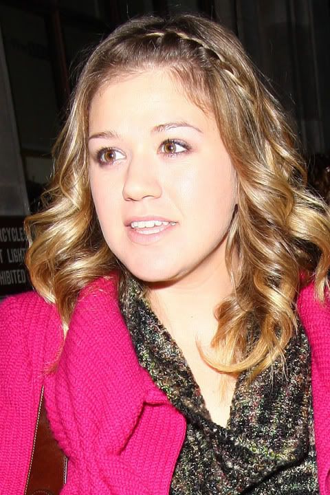 Kelly Clarkson Gay NotKelly Clarkson Not Lesbian SpreadMusic February 4