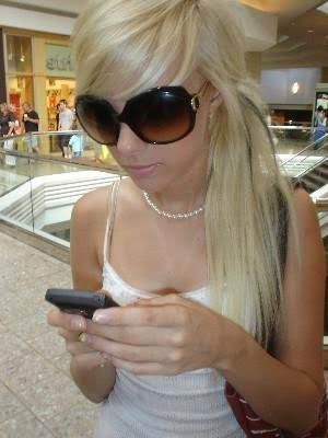 black emo hairstyle is very nice and cool made by a girl beautiful and sexy cute-blonde-emo-hairstyles-58.jpg