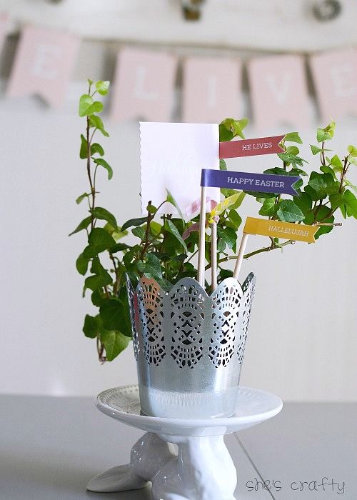 How to use free printables in a centerpiece for Easter