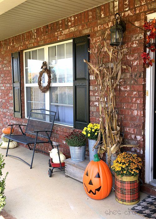 She's Crafty: Halloween and Fall front porch decor