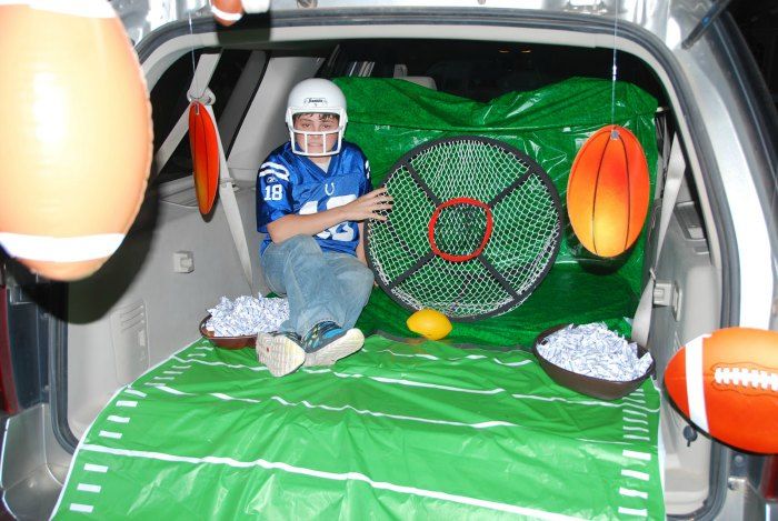 Sports trunk for trunk or treat