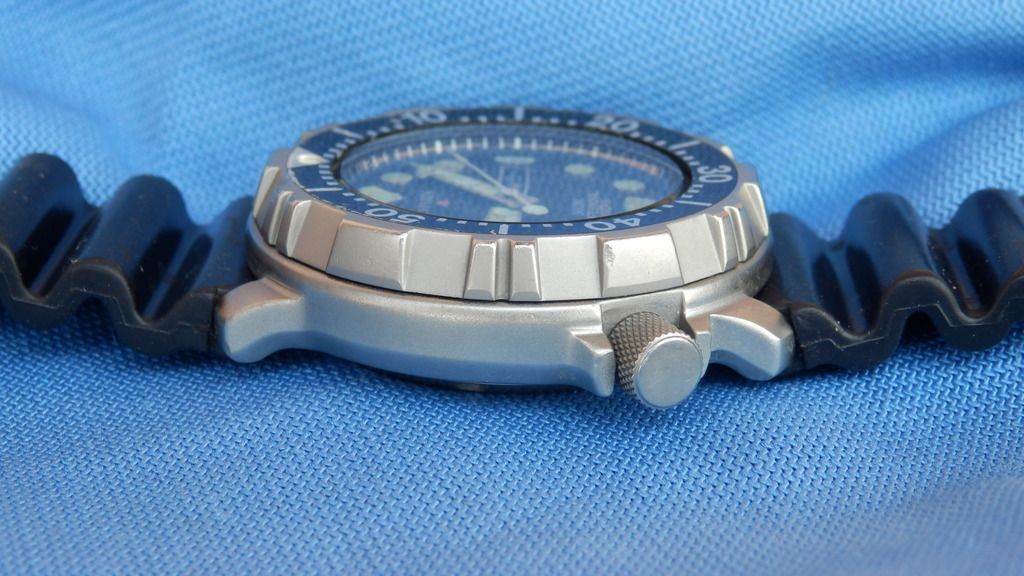citizen 300 meter dive watch